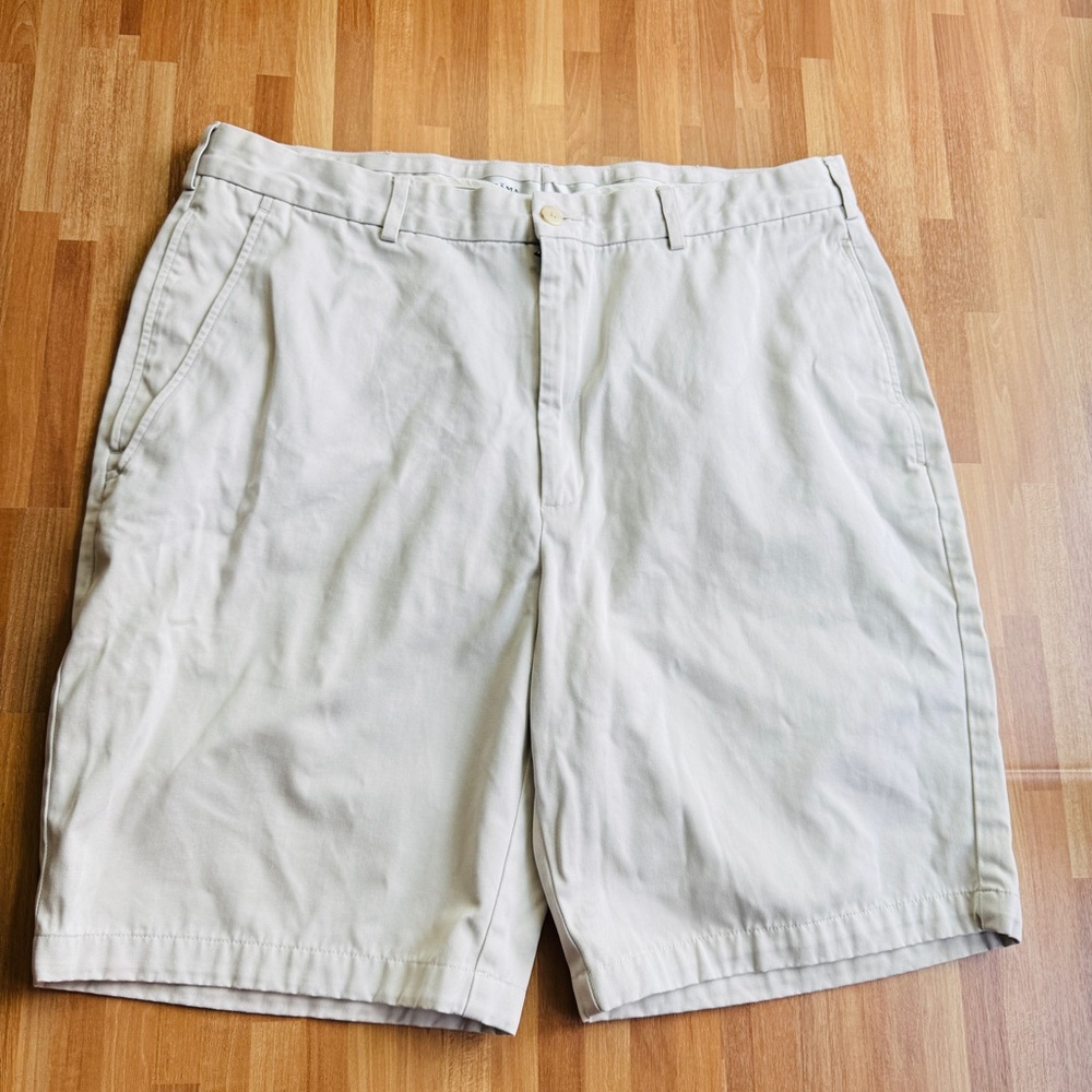 Tehama khaki shorts size 36